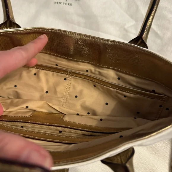 Kate Spade Ivory and Gold handbag. - Picture 3 of 6